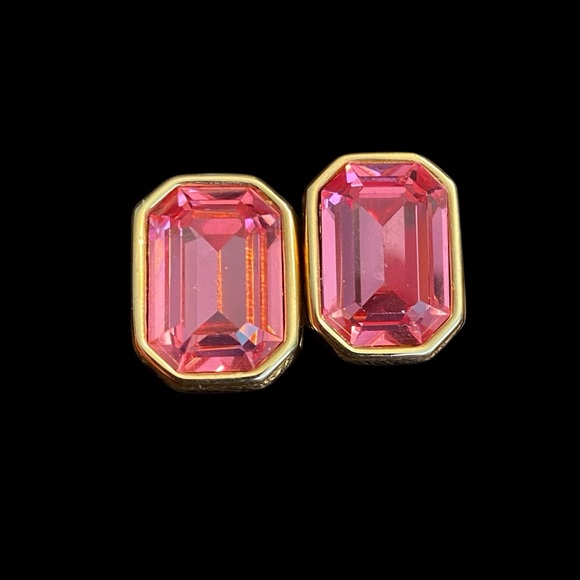 Swarovski Jewelry - Elegant Vintage Goldtone and Pink Swarovski Crystal clip on Earrings